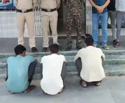 जतारा: दिगौड़ा लिधौरा पुलिस की संयुक्त कार्यवाही, अनैतिक देह व्यापार व दुष्कर्म मामले में पति समेत तीन गिरफ्तार