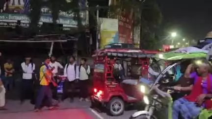 कटिहार: कटिहार में सिपाही भर्ती परीक्षा के लिए उमड़ी भीड़, ट्रेन व बस न मिलने से अफरातफरी
