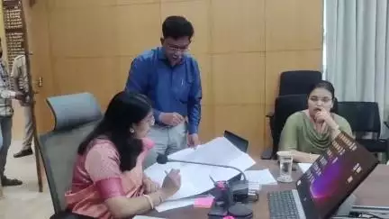 अमरावती: हॉकर्स, पार्किंग आणि वाहतूक व्यवस्थेबाबत आयुक्त सौम्या शर्मा चांडक यांची महत्त्वपूर्ण बैठक