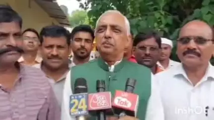 देेेवरिया: डबल इंजन की सरकार देश का विकास पी रही है- अखिलेश, कांग्रेस प्रवक्ता ने टाउन हॉल में कहा