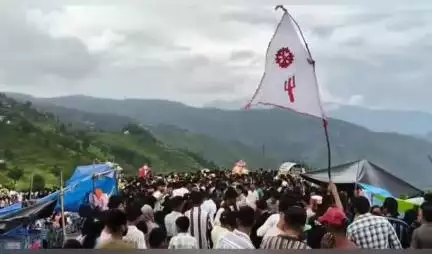 गुमदेश:बिंडातिवारी दिगाली चौड़ में ढोल नगाड़ों के साथ निकला ब्रह्मा देवता का डोला ।हरेला महोत्सव का हुआ भव्य समापन