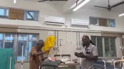 দিনহাটা ১: দিনহাটা মহকুমা হাসপাতালের HDU ইউনিটে মন্ত্রী উদয়ন গুহের উদ্যোগে চারটি শক্তিশালী এসি স্থাপন