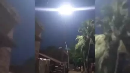 নাকাশিপাড়া: হরিদ্রাপোতা মাদ্রাসার সামনে বিধায়কের উদ্যোগে এবং পঞ্চায়েতের পূর্ত কর্মাধ্যক্ষের উদ্যোগে বসল হাইমাস্ট লাইট