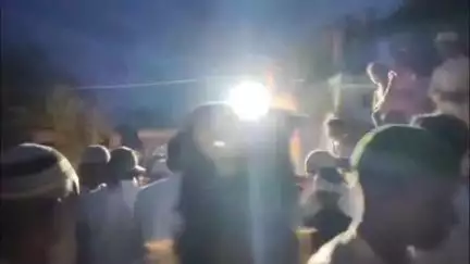 महसी: कुत्तों के झुंड से घायल किशोर की हुई मौत, कमहरिया गांव में शव पहुंचते ही मचा कोहराम, जनाजे में शामिल हुए सैकड़ों लोग