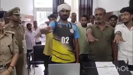 मुज़फ्फरनगर: तितावी थाने में डाक कांवड़ियों को दिलाई गई शपथ, सुरक्षित कावड़ यात्रा के लिए पुलिस के साथ सहयोग का लिया संकल्प