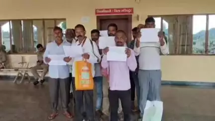मुगलसराय: गोरारी के गोवर्धनपुर मौजा में दबंगों का अवैध कब्जा, डीएम को पत्रक सौंपकर ग्रामीणों ने लगाई मदद की गुहार #jansamasya