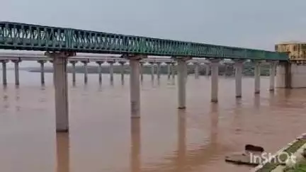 धौलपुर: दूसरे दिन भी खतरे के निशान के नजदीक रही चंबल नदी, दिनभर लगभग स्थिर रहा जलस्तर
