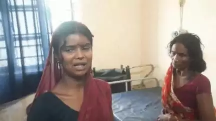 ग्वालपाड़ा: रेशना गांव में अज्ञात वाहन की टक्कर से बाइक सवार दंपति घायल