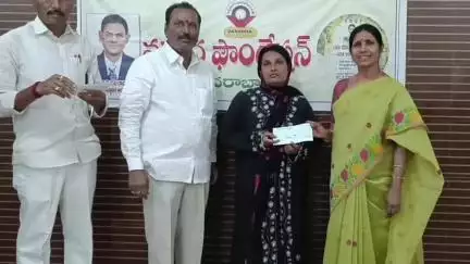 వసుధా ఫౌండేషన్ సేవలు అమోఘం మంత్రి బీసీ జనార్దన్ రెడ్డి సతీమణి ఇందిర రెడ్డి