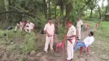 अरियरी: माहुली में डॉ. भीमराव अंबेडकर विद्यालय का निर्माण कार्य शुरू, अतिक्रमण से मुक्त कराई गई जमीन