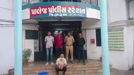 ભરૂચ: કંબોલી ગામમાંથી પોલીસે બે ગાયોનો જીવ બચાવ્યો, પોલીસે રૂ. ૨.૩૬ લાખનો મુદ્દામાલ જપ્ત કરી કાયદેસરની કાર્યવાહી હાથ ધરી