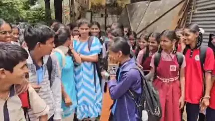 ಬೆಳಗಾವಿ: ಸಾರಿಗೆ ಬಸ್‌ಗಾಗಿ ನಗರದಲ್ಲಿ ವಿದ್ಯಾರ್ಥಿಗಳ ಪ್ರತಿಭಟನೆ, ಜಿಲ್ಲಾಧಿಕಾರಿಗೆ ಮನವಿ