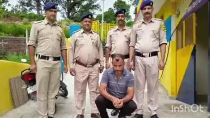 दादासिबा: डाडासीबा पुलिस ने 24 घंटे के भीतर 6 लोहे की शटरिंग प्लेट चोरी मामले में चोर को किया गिरफ्तार