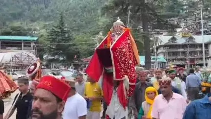 कुल्लू: पिरड़ी शाहनु मेले के लिए रवाना हुए देवता वीरनाथ गोहरी, 2 दिवसीय मेले में करेंगे शिरकत