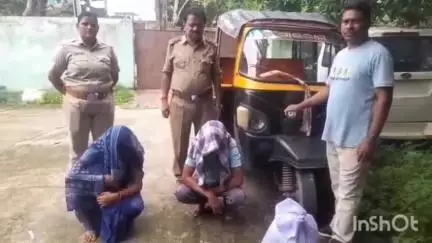 ବୀରମହାରାଜପୁର: ସରକାରୀ ବସଷ୍ଟାଣ୍ଡରୁ ଟେମ୍ପୋ ସହ 4 କେଜି ଗଞ୍ଜେଇ ଜବତ, ଦୁଇ ଜଣ ଅଭିଯୁକ୍ତଙ୍କୁ କୋର୍ଟ ଚାଲାଣ କଲା ଅବକାରୀ ବିଭାଗ