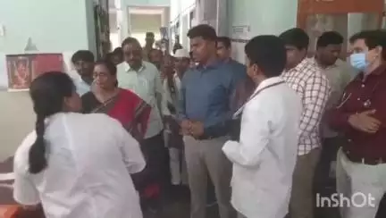 రాజుపాలెం ప్రాథమిక ఆరోగ్య కేంద్రాన్ని తనిఖీ చేసిన కలెక్టర్ అరుణ్ బాబు
