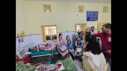 पिथौरागढ़: मेयर कल्पना देवलाल ने जिला अस्पताल पहुंचकर घायल यात्रियों का जाना हाल