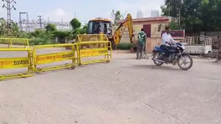 मूंडवा: कुचेरा में स्वागत द्वार निर्माण के लिए बंद किया गया रास्ता, वैकल्पिक रास्ते अपनाने की दी गई सलाह