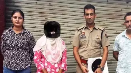 थानेसर: जिला पुलिस की नशे के खिलाफ कार्रवाई, नशीला पदार्थ रखने पर महिला गिरफ्तार; 8.120 किलो गांजा बरामद
