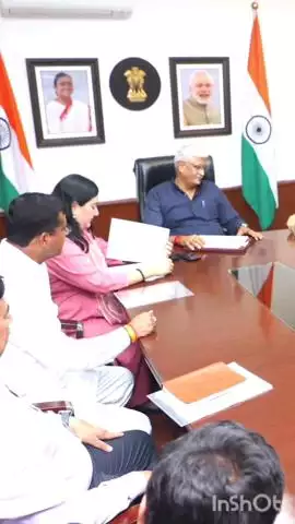 पार्लियामेंट स्ट्रीट: नई दिल्ली की सांसद बांसुरी स्वराज ने केंद्रीय मंत्री गजेंद्र सिंह शेखावत से की भेंट
