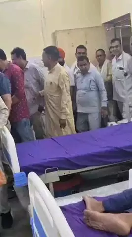 गोविंदगढ़: गोविंदगढ़ के सामुदायिक स्वास्थ्य केंद्र का निरीक्षण करने पहुंचे विधायक, हॉस्पिटल स्टाफ में मचा हड़कंप