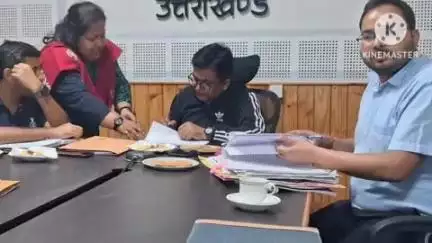 पिथौरागढ़: त्रिस्तरीय पंचायत चुनाव 2025 को लेकर पोलिंग पार्टियों का द्वितीय रेंडमाइजेशन एनआईसी कक्ष में हुआ संपन्न