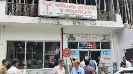 मितौली: मितौली के कचियानी स्थित मेडोलक्स हॉस्पिटल को तहसीलदार और स्वास्थ्य विभाग की टीम ने किया सीज