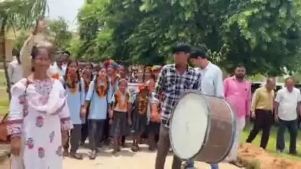 निवाई: गांव राहोली के पीएम श्री राउमावि में नव प्रवेशित छात्रों का स्वागत किया गया, गांव में निकाली गई रैली