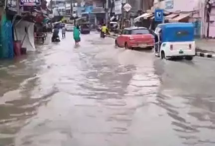 सरायरंजन: पहली बारिश में पानी-पानी हुआ मुसरीघरारी, सड़कों पर जमा पानी बनी लोगों की परेशानी