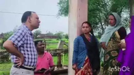 बांधवगढ़: डायरिया संक्रमण रोकने के लिए मुख्य चिकित्सा अधिकारी ने ग्राम मरदरी का निरीक्षण किया