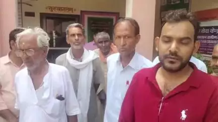 चिड़ावा: काजड़ा पंचायत के समर्थन में उतरे ग्रामीण, कहा- सरपंच की छवि खराब करने की कोशिश, शिकायत को बताया थोथी राजनीति
