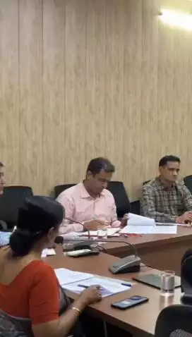 कोटपूतली बहरोड के जिला कलेक्टर ने नगर परिषद व नगर पालिका अधिकारियों की ली बैठक