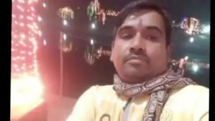 डोमचांच: डोमचांच थाना क्षेत्र के घरबरियाबर गांव में खेत में काम कर रहे पिता-पुत्री की वज्रपात से दर्दनाक मौत