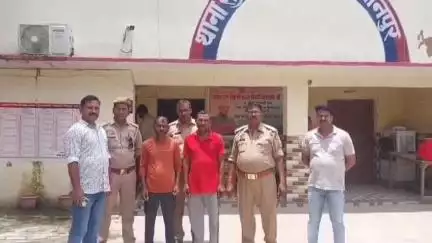 मछलीशहर: बराई मोड़ के पास गैंगस्टर एक्ट में वांछित दो अभियुक्तों को पुलिस और एसओजी की संयुक्त कार्रवाई में किया गया गिरफ्तार