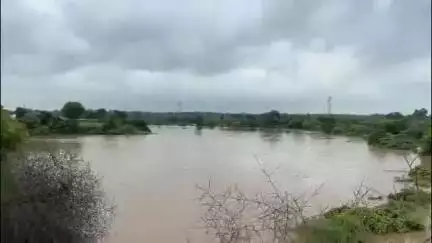 मुरैना नगर: चंबल में बारिश ने तोड़ा 20 साल का रिकॉर्ड, पगारा डैम के गेट खुलने से सांक नदी में बाढ़, 91 गांव अलर्ट