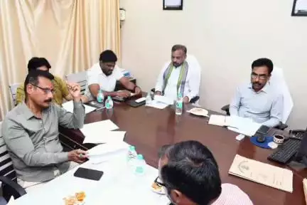 కర్నూలు: మౌలిక సదుపాయాల కల్పనకు ప్రాధాన్యత: కర్నూలు నగర మేయర్ బి.వై. రామయ్య
