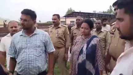 #सीतापुर एलिया ब्लॉक तिहार गौशाला में चल रहे में बीते दिनों गोवंश मृत पाई गई जिसको लेकर विश्व हिंदू परिषद एवं बजरंगदल