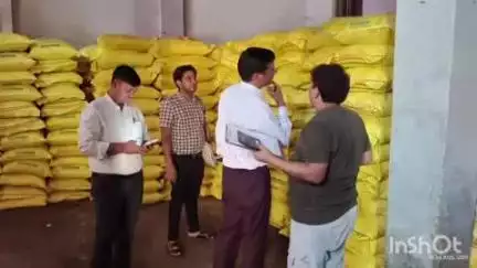 मेहदावल: मेहदावल में उर्वरक विक्रेता लालचंद एंड संस की उर्वरक दुकान का किया गया निरीक्षण