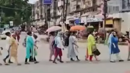 रायगढ़: एनएचएम कर्मचारियों की दो दिवसीय हड़ताल,10 सूत्रीय मांगों को लेकर किया प्रदर्शन।