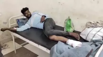 बुरहानपुर: धुलकोट रोड पर आईसर वाहन ने बाइक को मारी टक्कर, बाइक चालक गंभीर रूप से घायल, अस्पताल में भर्ती