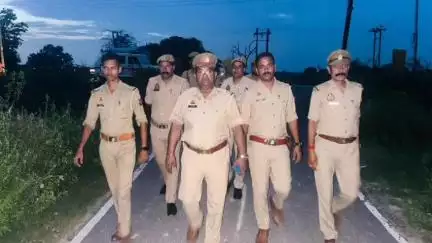 गभाना: कांवड़ यात्रा के दौरान अलीगढ़ पुलिस ने सुरक्षा और यातायात व्यवस्था बनाए रखने के लिए पैदल गश्त कर चलाया अभियान