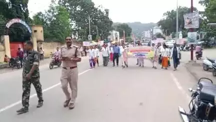 कांकेर: छत्तीसगढ़: NHM संविदा कर्मचारियों ने कांकेर में रैली निकालकर सौंपा ज्ञापन, रखी 10 सूत्रीय मांग