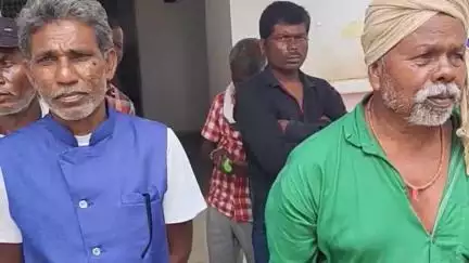 रामपुर नैकिन: ग्राम उपनी में दबंगों द्वारा हरिजन और आदिवासी की ज़मीन पर कब्ज़ा, कलेक्ट्रेट में तहसीलदार को सौंपा ज्ञापन