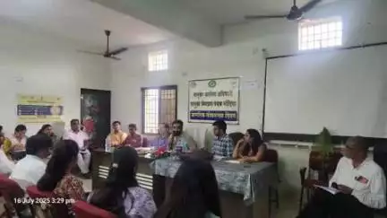 जिल्हा आरोग्य अधिकारी यांनी घेतला सर्व राष्ट्रीय कार्यक्रमाचा आढावा