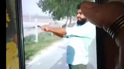 महराजगंज: रामपुर कोठी गांव में हथियार लहराते का युवक का वीडियो वायरल #viral