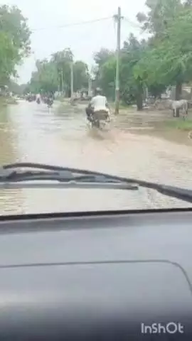 भरतपुर: भरतपुर के चिकसाना थाना इलाके के गांव बझेरा में जल भराव की समस्या