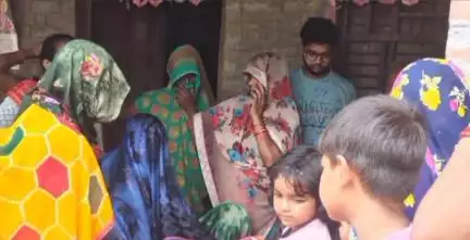 तिर्वा: इंदरगण के लाख घना पूर्वा गांव में ट्रैक्टर पलटने से चालक की हुई मौत, परिजनों में मचा हड़कंप