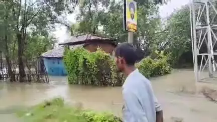 पांकी: सगालीम में बारिश से दलितों का घर डूबा, स्कूल में ठहरने की व्यवस्था की गई, सीओ ने लिया जायजा