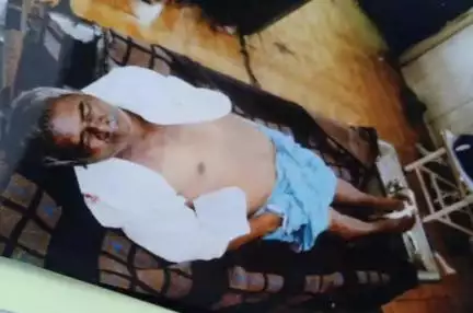 మెదక్: కూతుళ్ళ పెళ్లిళ్లకు చేసిన అప్పు తీర్చలేక ఓ తండ్రి ఆత్మహత్య
 రూరల్ ఎస్సై మురళి కేసు నమోదు