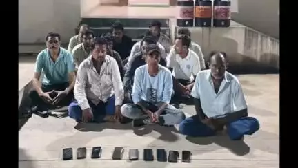 સાણંદ: સાણંદના મારૃફળી વિસ્તારમાં જુગારધામ પર દરોડો, ૧૩ શખ્સની ધરપકડ